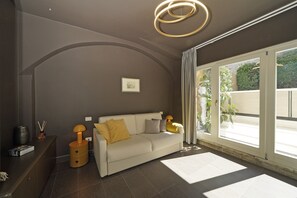 TV - Il Piccolo Paradiso Holiday Home by Theater Home (San Felice del Benaco)