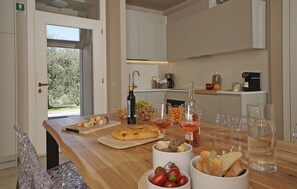 Dining - Il Piccolo Paradiso Holiday Home by Theater Home (San Felice del Benaco)