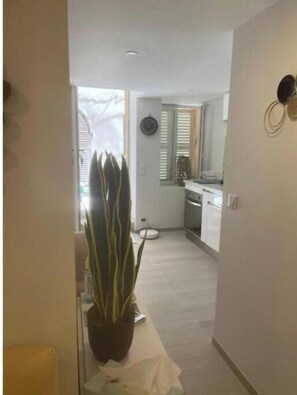 Interior - Lovely Charrons 1 - Large Studio 50 m from the Port, Centre Saint-Tropez (Saint-Tropez)