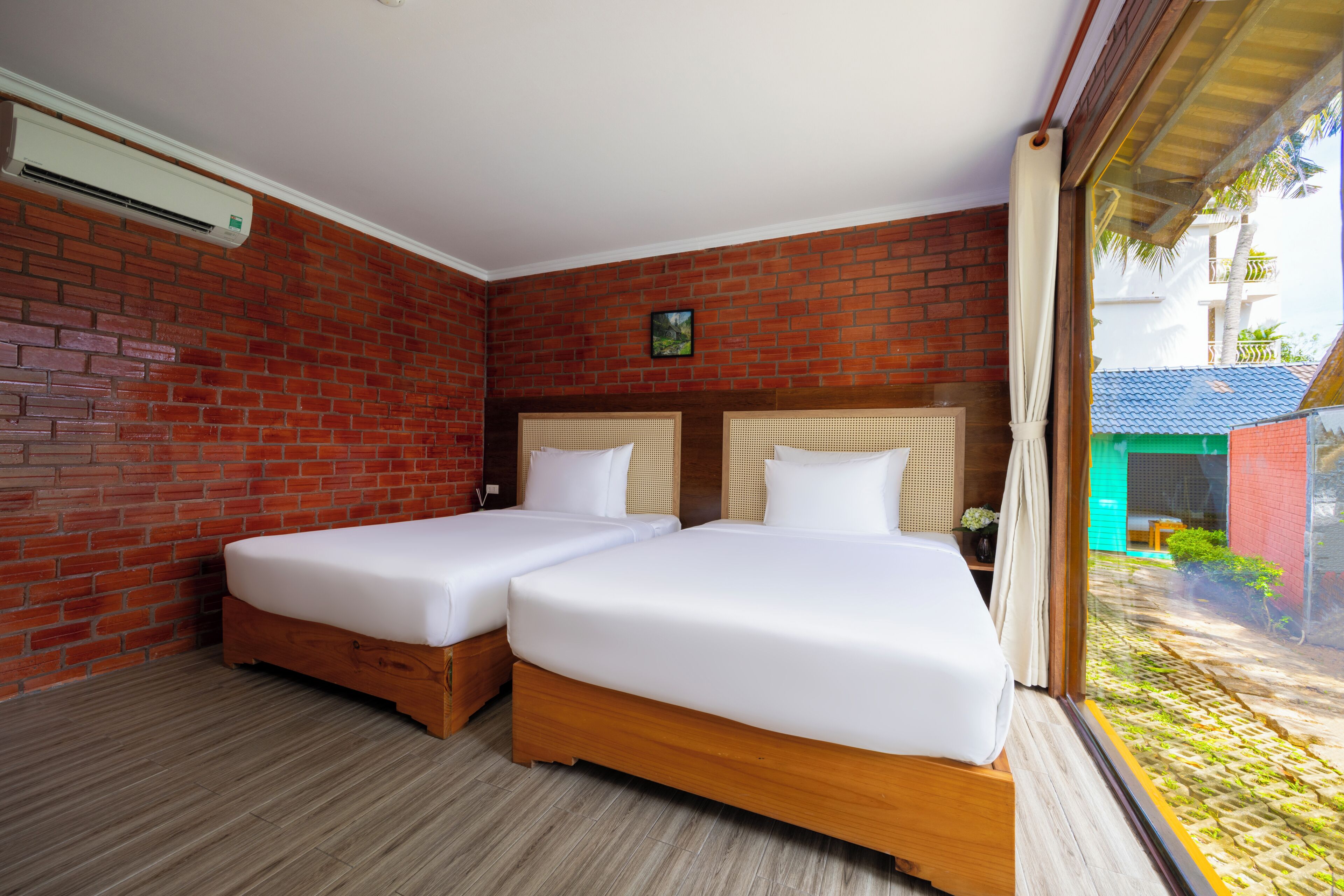 Triple Room, Pool View