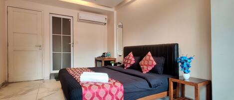 In-room safe, iron/ironing board, free WiFi