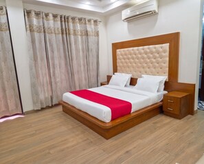 Kamar Double Deluks | Ruang kerja ramah laptop, Wi-Fi gratis, dan seprai linen