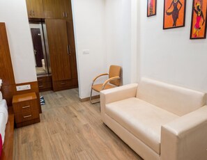 Deluxe Double Room - OnlyStay Restivo Golf Course Road  (Gurugram)