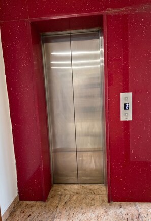 Elevator - OnlyStay Restivo Golf Course Road  (Gurugram)