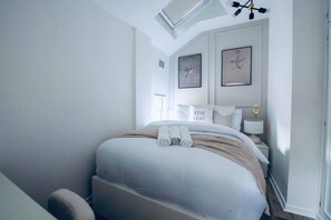 1 bedroom, iron/ironing board, WiFi - One-Bedroom Deluxe Apartment5 City Cent Manchester (Manchester)