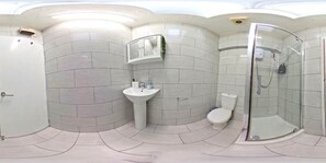 Bathroom - 1bedroom apartment6 located city centre Manchester (Manchester)