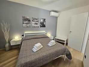 1 室のベッドルーム、WiFi、ベッドシーツ