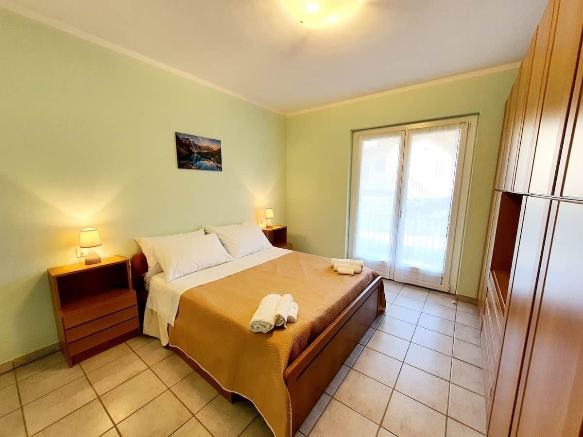 2 bedrooms, WiFi, bed sheets