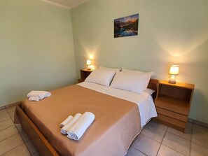 2 bedrooms, WiFi, bed sheets - BEACH APARTMENT CANNOBIO (Cannobio)