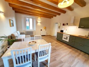 Interior - ELEONORA APARTMENT A FEW METERS FROM THE LAKE (Verbania)