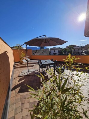 Outdoor dining - GREY 2 (air conditioning and free private parking) (Verbania)