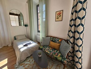 1 bedroom, WiFi, bed sheets - Studio Frida Center lake (Intra)