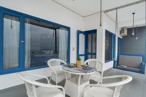 Outdoor dining - Alaya Stays Cloudcatcher 4 BHK Villa  (Gandhi Gram)