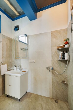 Deluxe Villa | Bathroom - Alaya Stays Cloudcatcher 4 BHK Villa  (Gandhi Gram)