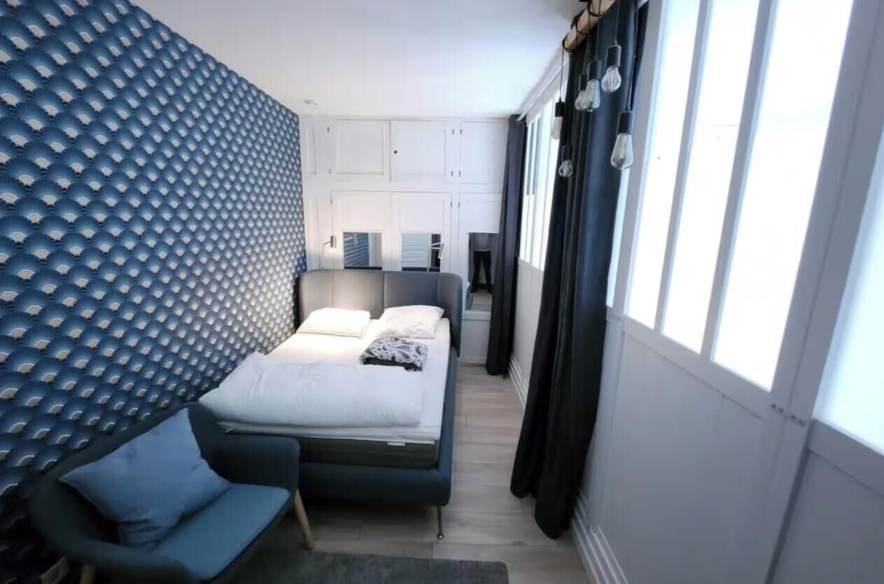 8 bedrooms, WiFi, bed sheets