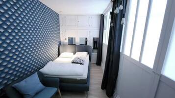 8 bedrooms, WiFi, bed sheets