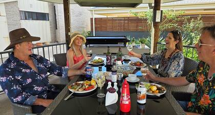 Spacious 2 Bedroom Apartment 88 Sq, swimming pool, garden views, sports lounge