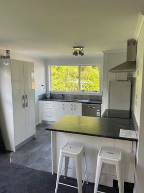 Private kitchen - Parkside Family Haven (Greymouth)