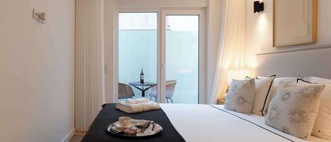 2 bedrooms, iron/ironing board, travel cot, WiFi