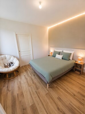 Room - Le Trésor du Biquin – Spacious Family Home for 13 Adults and 2 Babies (Ferrières-en-Gâtinais)