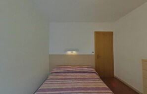 2 bedrooms, Internet - Perfectly located flat for four guests (Lignano Sabbiadoro)