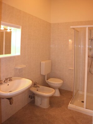 Shower - Family stay near the beach and the city centre (Lignano Sabbiadoro)