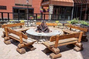 Outdoor dining - Beautiful Ski-In Ski-Out. All Resort Amenities. (Breckenridge)