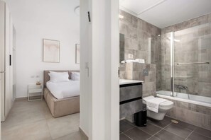 Shower, hair dryer, towels, shampoo - Premium 2BR | Steps to Beach • Balcony • Mamad (Bat Yam)