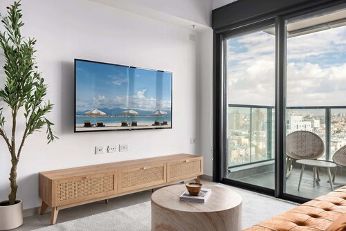 Premium 2BR | Steps to Beach • Balcony • Mamad