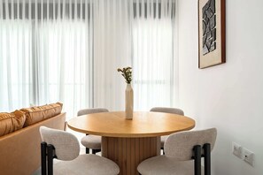 Dining - Premium 2BR | Steps to Beach • Balcony • Mamad (Bat Yam)