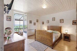 2 makuuhuonetta, silitysrauta/-lauta, Wi-Fi, vuodevaatteet