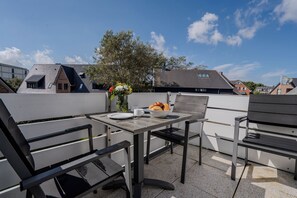 Outdoor dining - Vrbo Property (List auf Sylt)