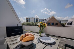 Outdoor dining - Vrbo Property (List auf Sylt)