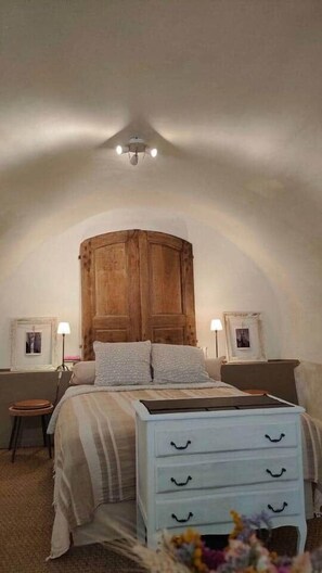 Iron/ironing board, WiFi, bed sheets - 2 bedrooms Apartment 120m2 near UZES (Fons-sur-Lussan)