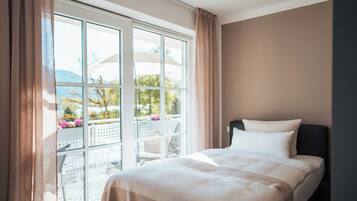 Comfort-Einzelzimmer, 1 großes Einzelbett, Seeblick | Allergikerbettwaren, Zimmersafe, Schreibtisch