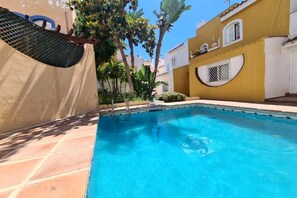 Pool - Townhouse BBQ large patio walking Puerto Banus (Marbella)