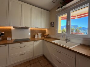 Refrigerador, microondas, horno y lavavajillas 