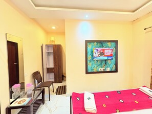 Room - Near Sea Beach Hotel BJ Puri (Puri)