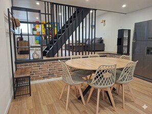 Dining - Le cocon des pommes Gite 6 persons Cosy & bright (Saint-Lambert-et-Mont-de-Jeux)