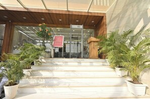 Exterior detail - Hotel Sai Leela Inn- Ranchi Railway St. (Ranchi)