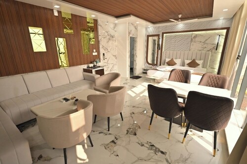 Hotel Sai Leela Inn- Ranchi Railway St.