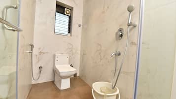 Deluxe Double Room | Bathroom