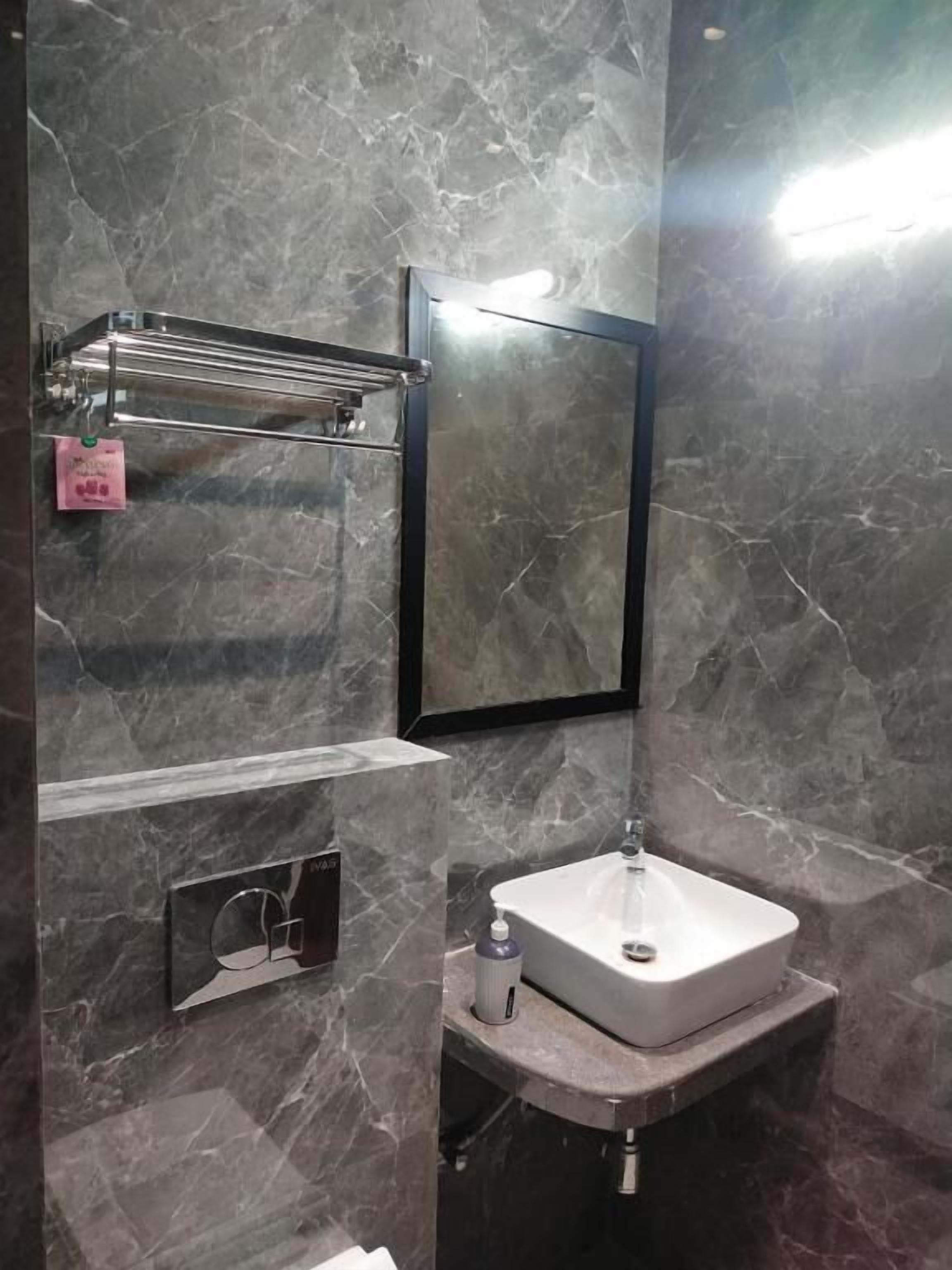 Deluxe Double Room | Bathroom