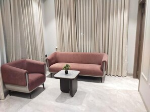 Superior Suite | Living area - PURPLE LOTUS SUITES (Khalapur)