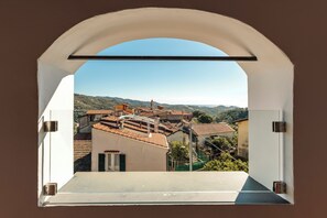 Interior - Ligurian mansion with vaults, sea-view terrace and garden near Dolcedo (Costa Carnara)