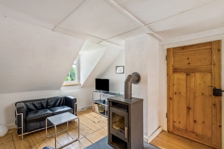 TV. Spacious 60 m² Apartment with Shared Garden & Wi-Fi in Emmendingen