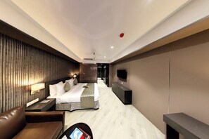 Room - Pearl Resort (Silvassa)