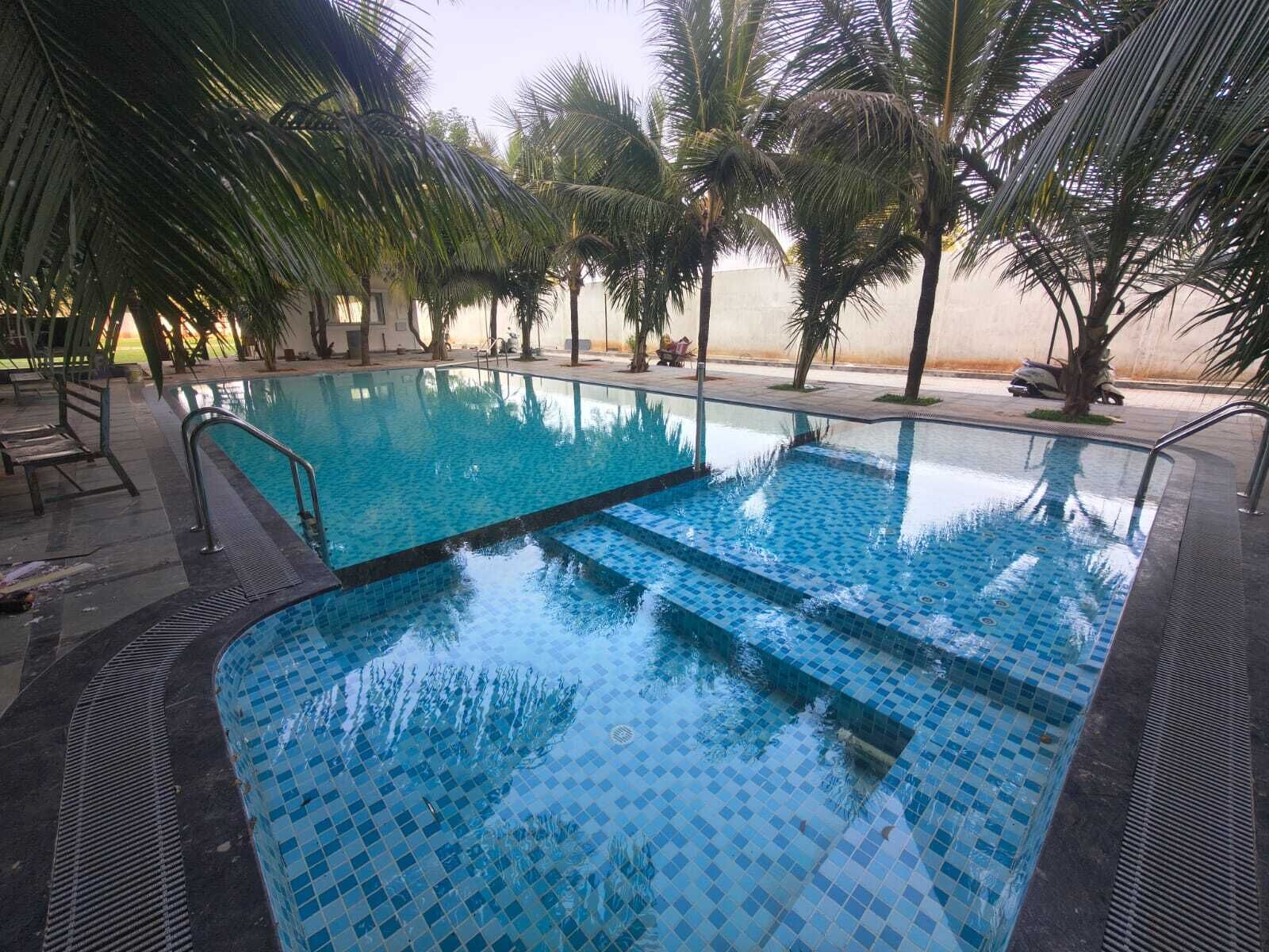 Hồ bơi