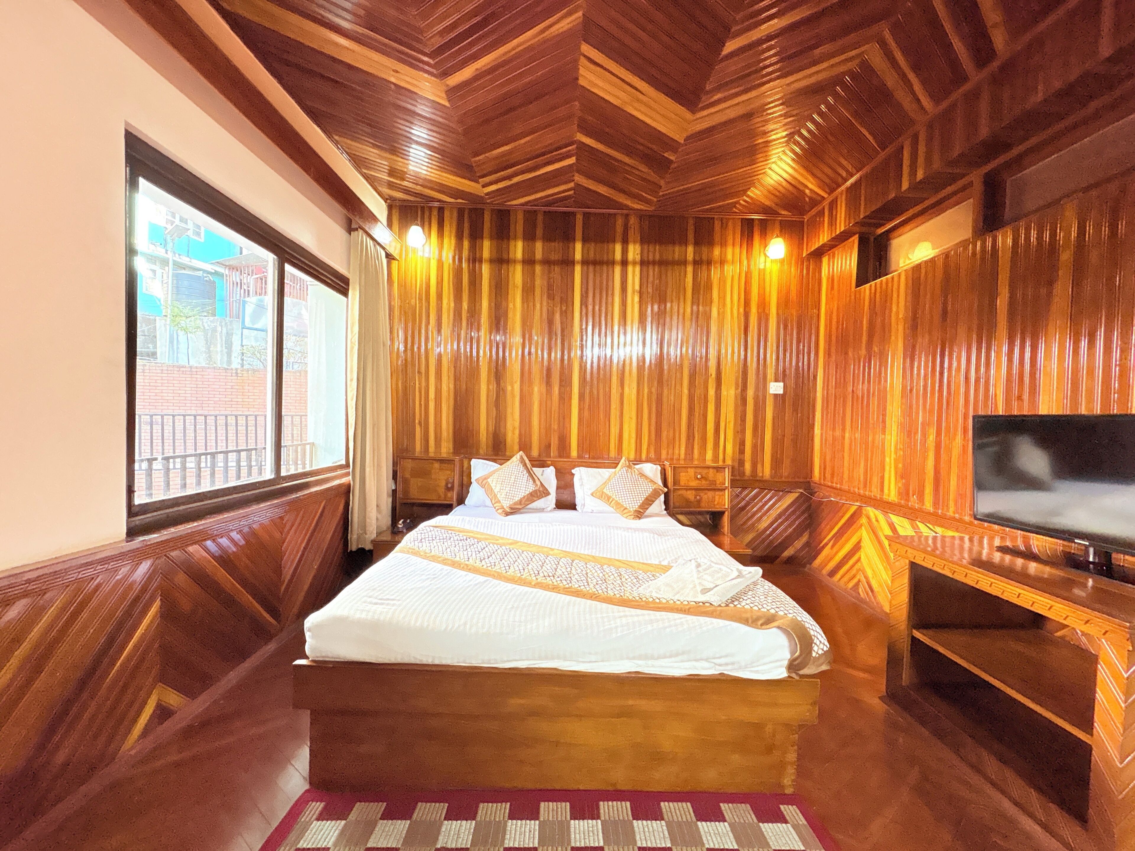Habitación familiar, vista a la ciudad | Escritorio y wifi gratis 