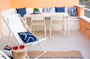 Outdoor dining - Refugi Blau, sea view in Son Bou (Son Bou)